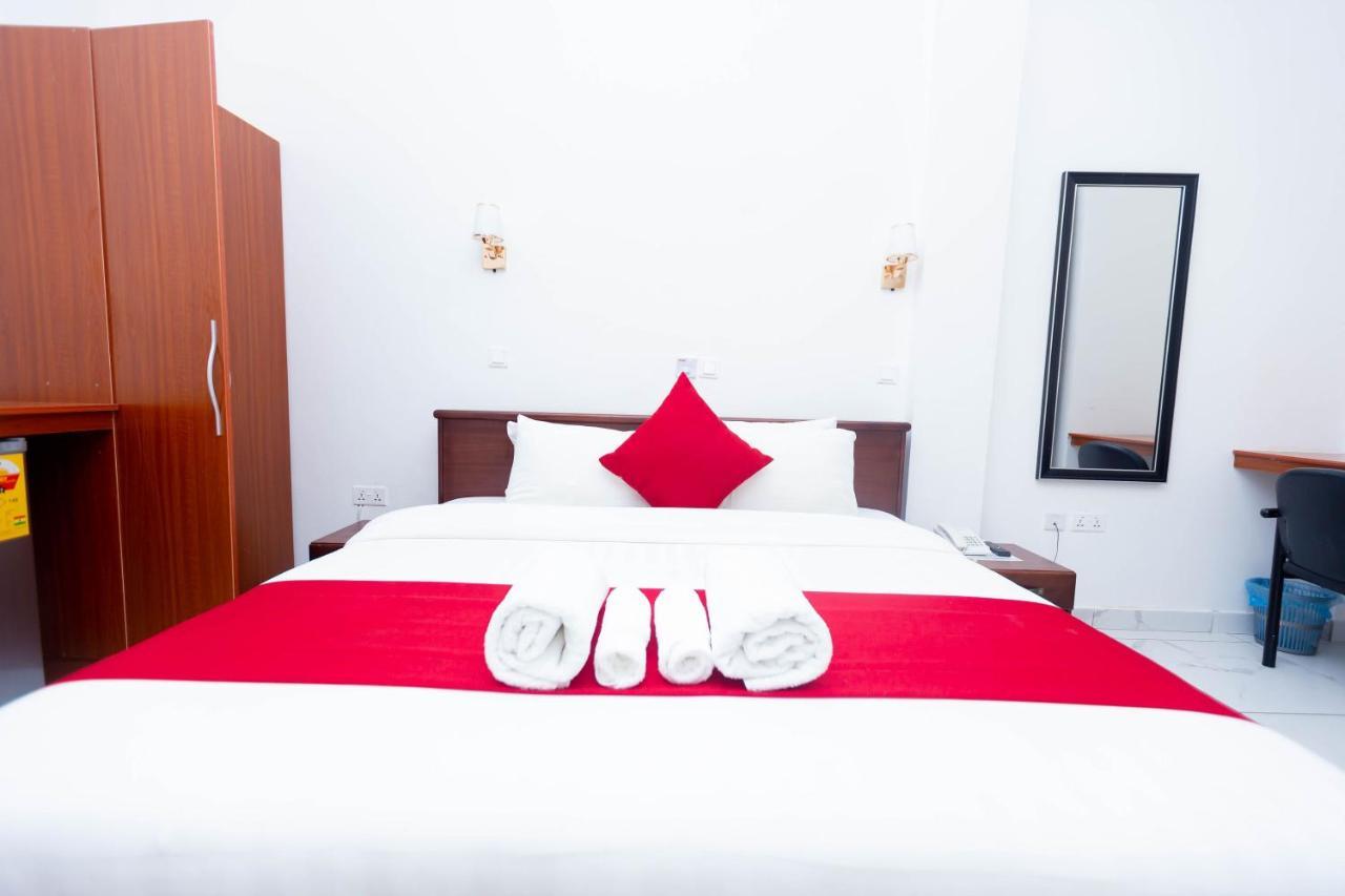 Sky Plus Hotel & Resort Ho Buitenkant foto