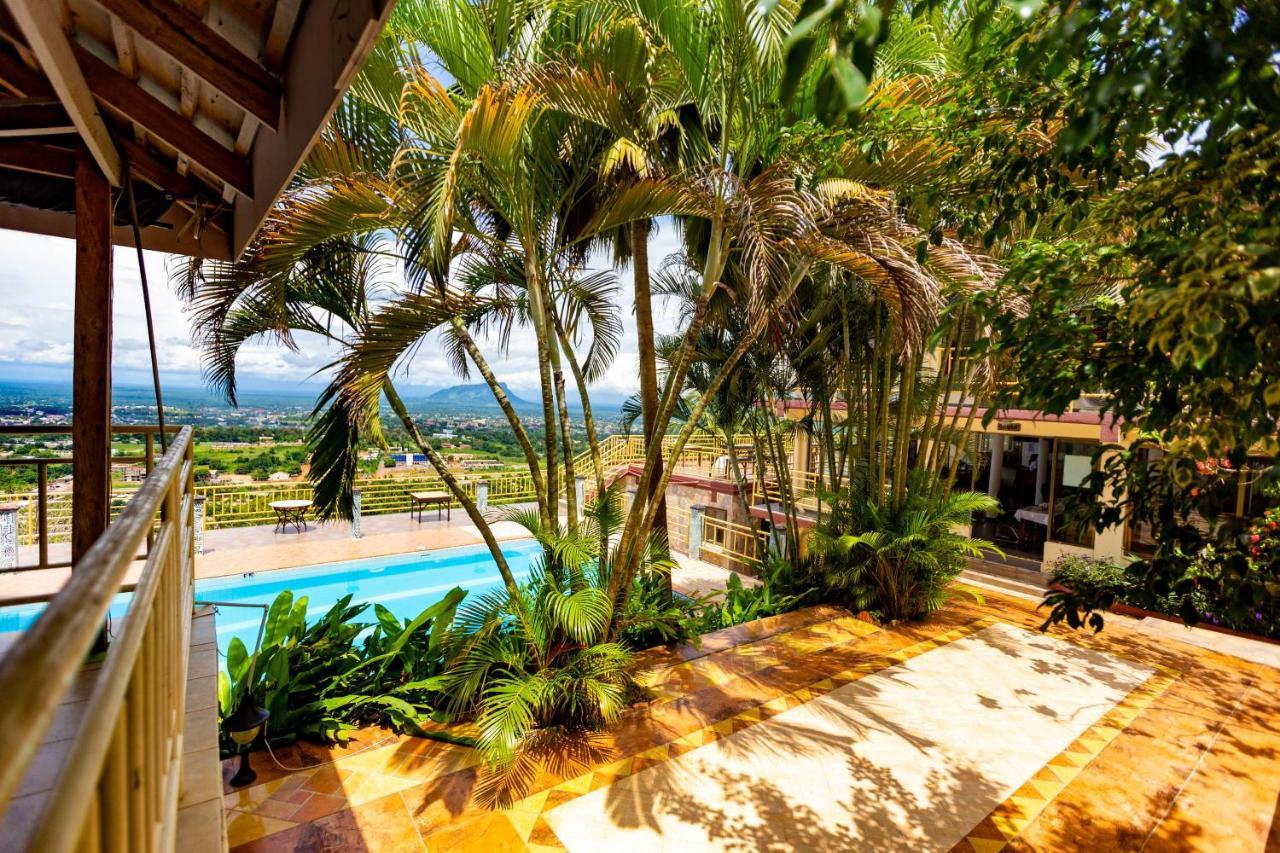 Sky Plus Hotel & Resort Ho Buitenkant foto