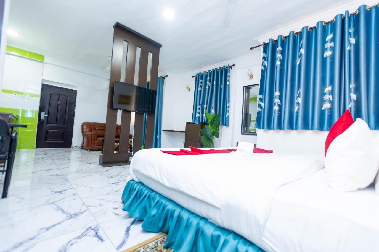 Sky Plus Hotel & Resort Ho Buitenkant foto