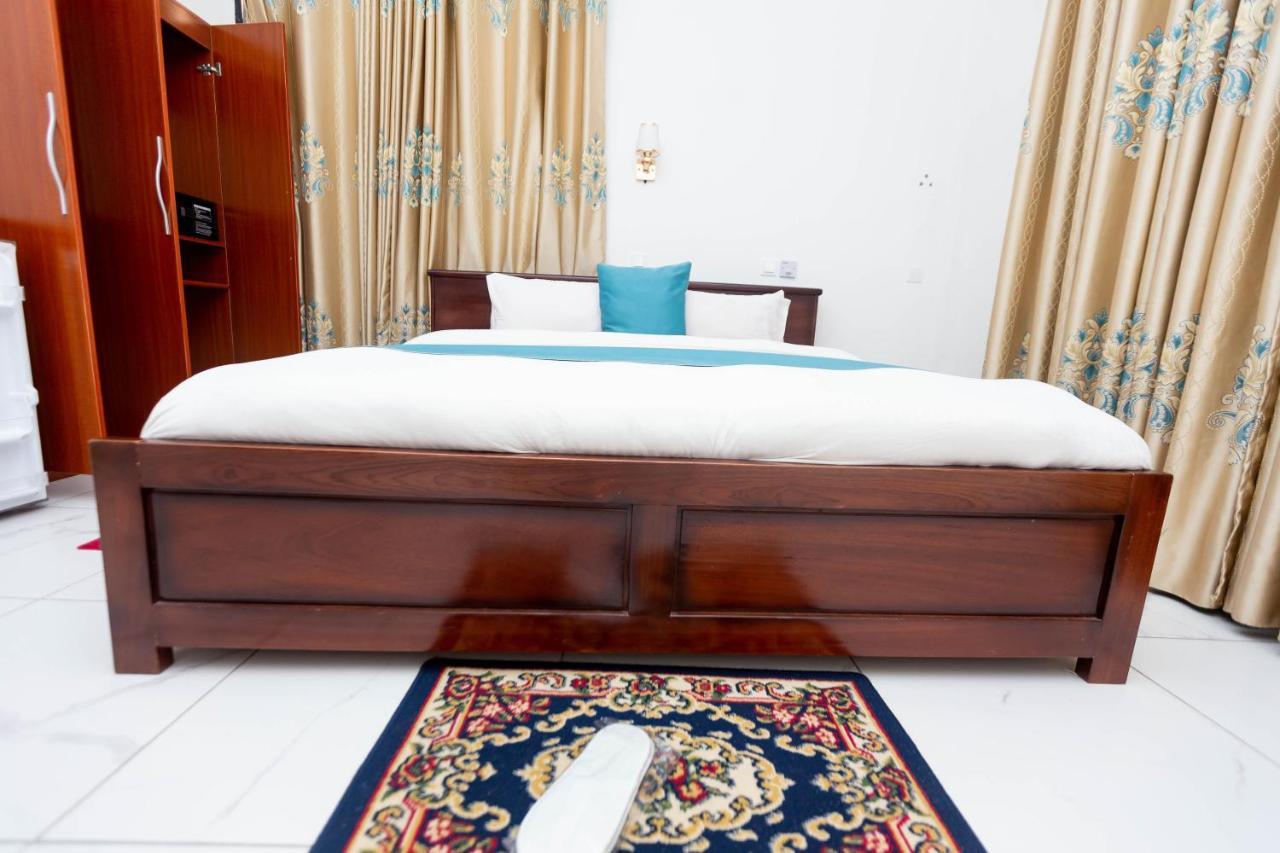 Sky Plus Hotel & Resort Ho Buitenkant foto